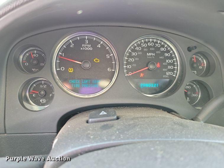 image for item NB9763 2007 Chevrolet  Suburban 2500 LS SUV