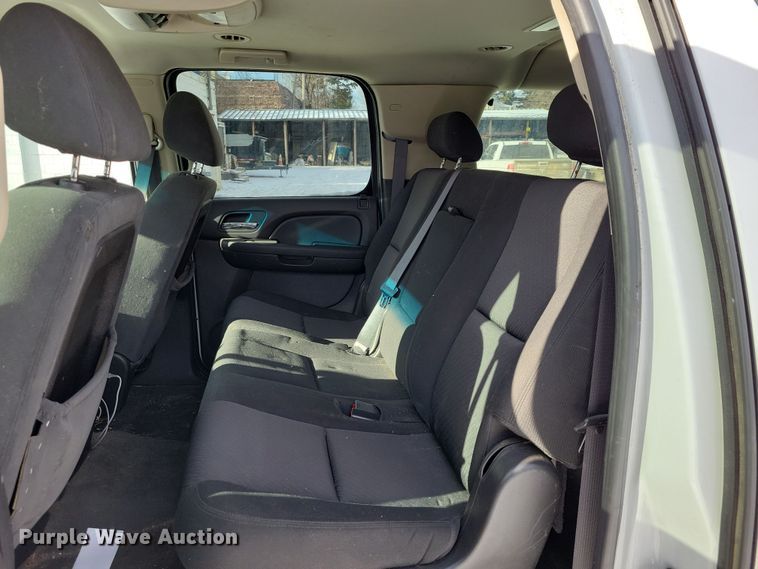 image for item NB9763 2007 Chevrolet  Suburban 2500 LS SUV