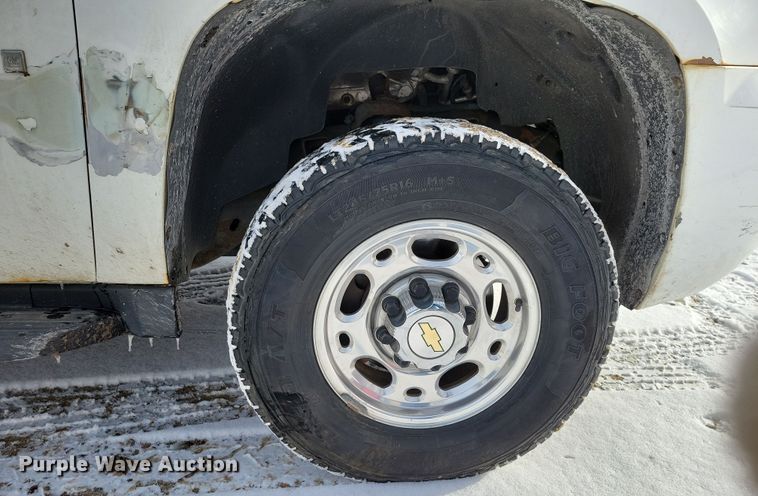 image for item NB9763 2007 Chevrolet  Suburban 2500 LS SUV