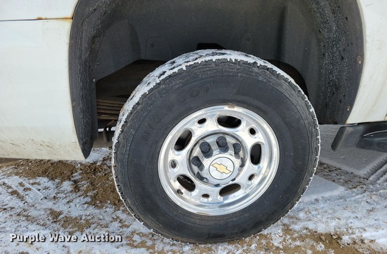 image for item NB9763 2007 Chevrolet  Suburban 2500 LS SUV