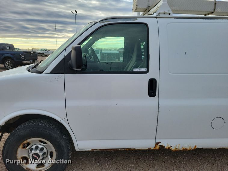 image for item NB9777 2008 GMC Savana G2500 van