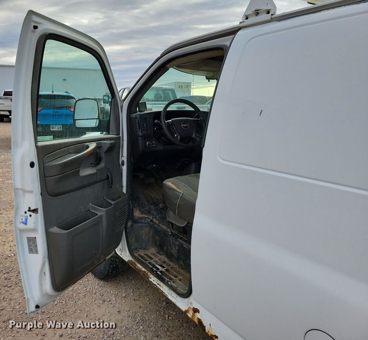 image for item NB9777 2008 GMC Savana G2500 van