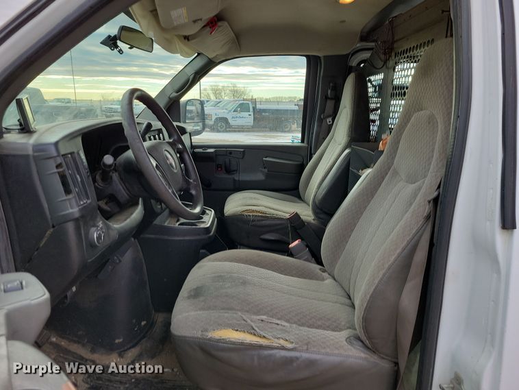 image for item NB9777 2008 GMC Savana G2500 van