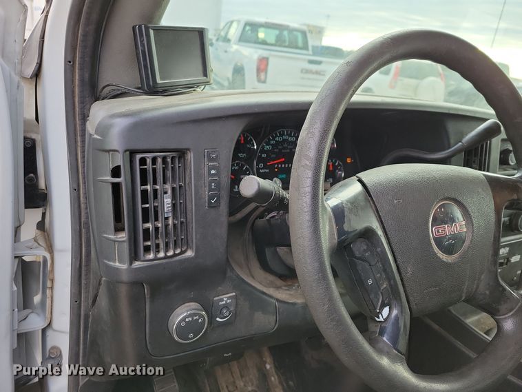 image for item NB9777 2008 GMC Savana G2500 van