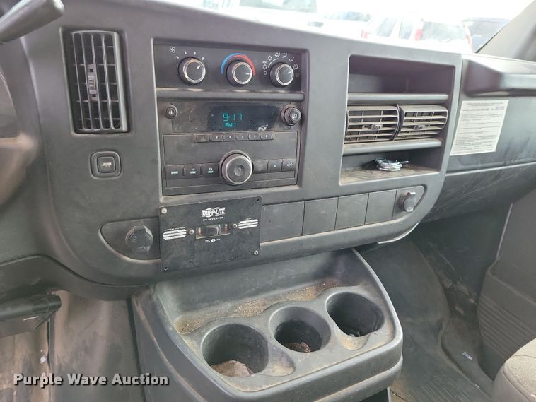 image for item NB9777 2008 GMC Savana G2500 van