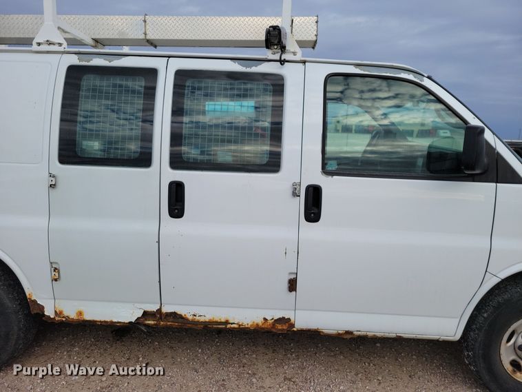 image for item NB9777 2008 GMC Savana G2500 van