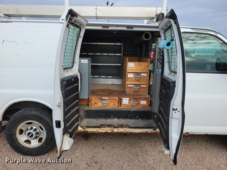 image for item NB9777 2008 GMC Savana G2500 van