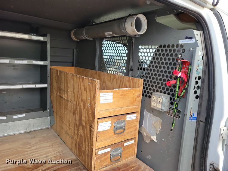 image for item NB9777 2008 GMC Savana G2500 van