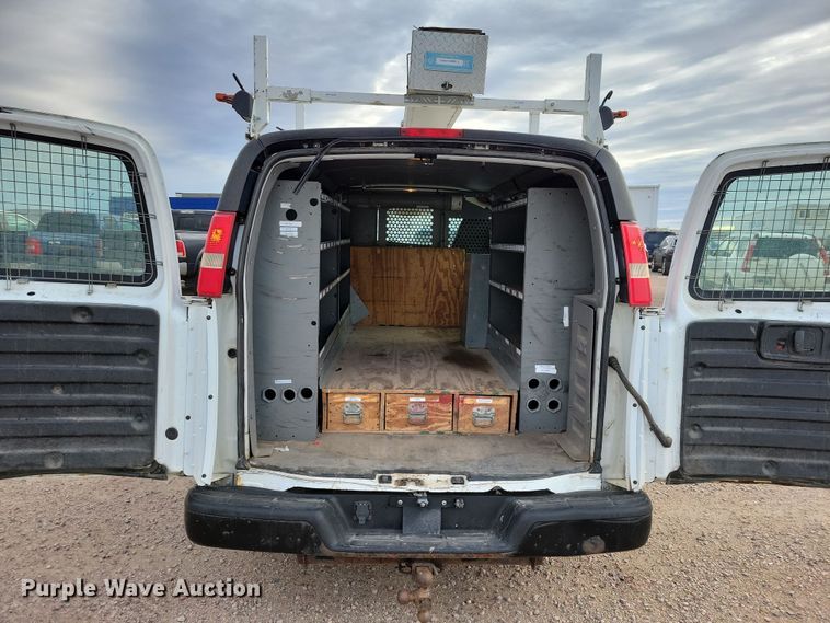 image for item NB9777 2008 GMC Savana G2500 van