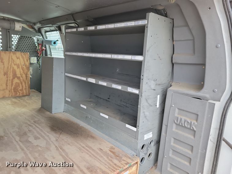 image for item NB9777 2008 GMC Savana G2500 van