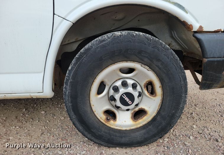 image for item NB9777 2008 GMC Savana G2500 van