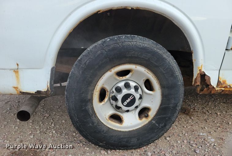 image for item NB9777 2008 GMC Savana G2500 van