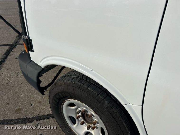 image for item NJ9739 2003 Chevrolet Express 3500 school bus