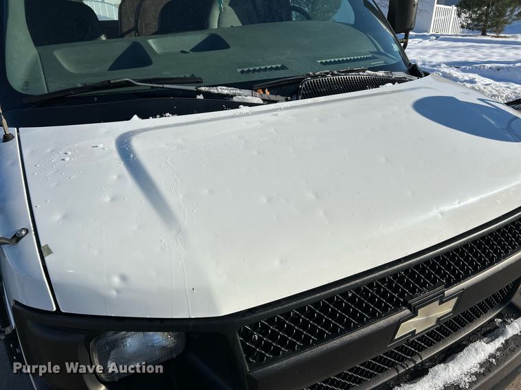 image for item NJ9739 2003 Chevrolet Express 3500 school bus