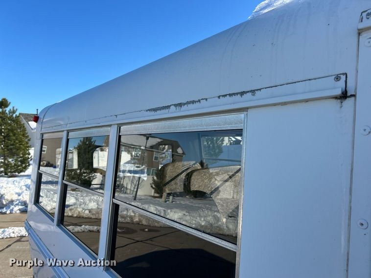 image for item NJ9739 2003 Chevrolet Express 3500 school bus