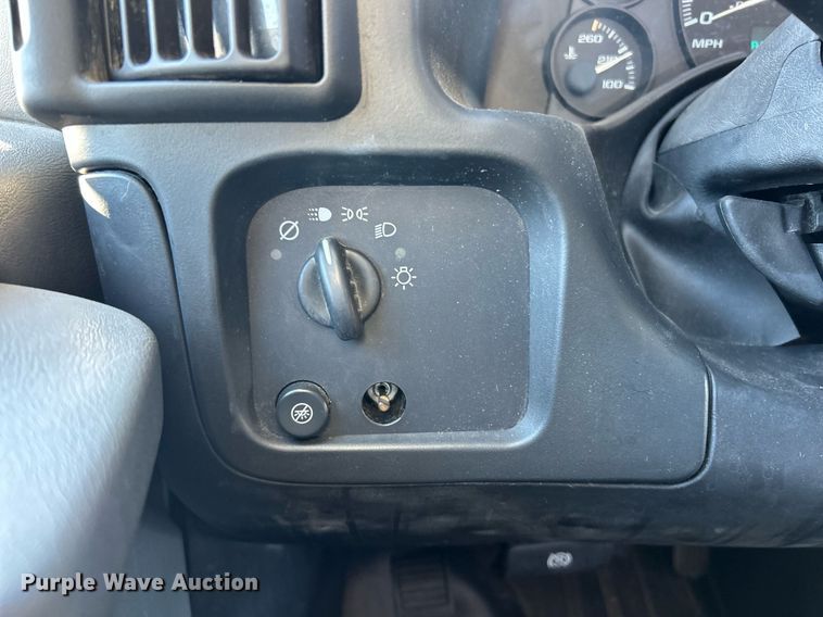 image for item NJ9739 2003 Chevrolet Express 3500 school bus