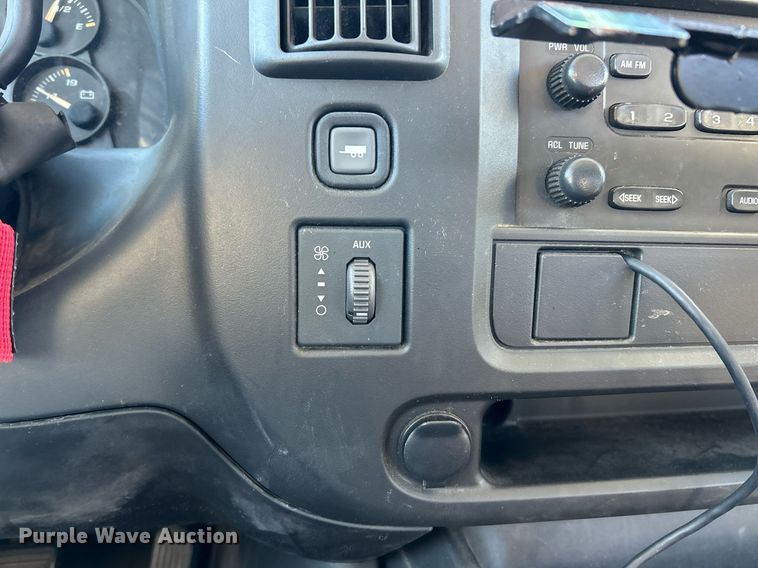 image for item NJ9739 2003 Chevrolet Express 3500 school bus