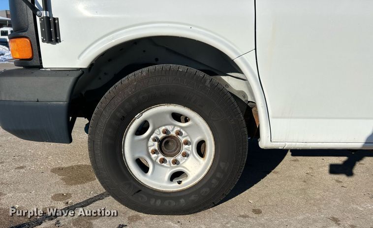 image for item NJ9739 2003 Chevrolet Express 3500 school bus