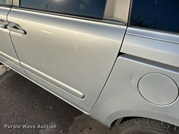 image for item NJ9740 2007 Kia Sedona LX van