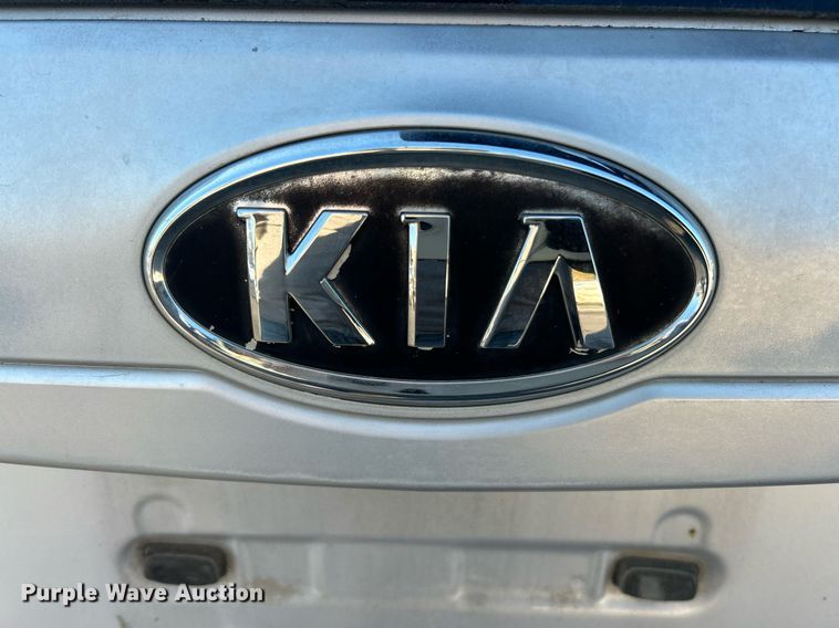 image for item NJ9740 2007 Kia Sedona LX van