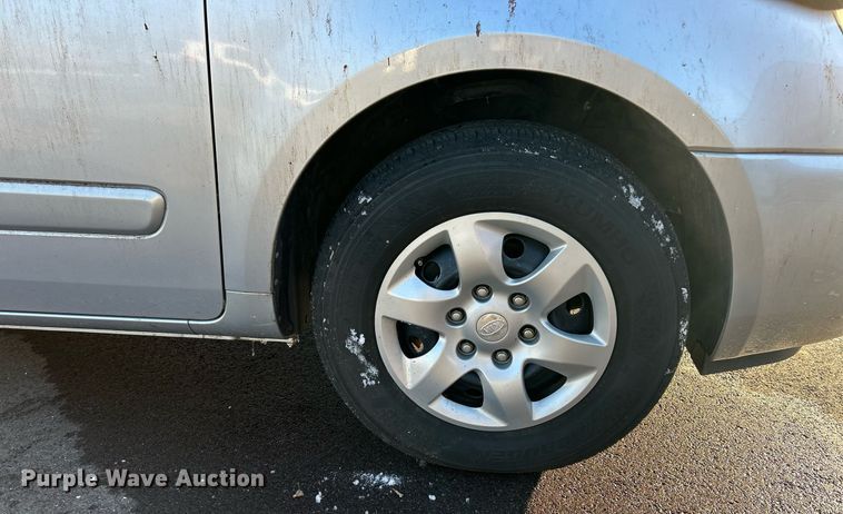 image for item NJ9740 2007 Kia Sedona LX van