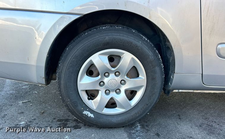 image for item NJ9740 2007 Kia Sedona LX van