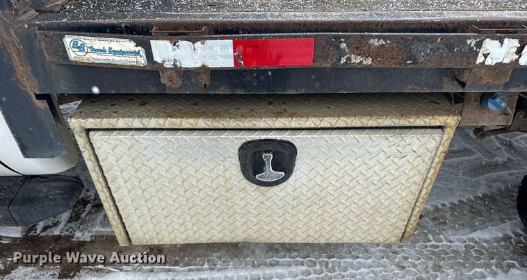 image for item OG9757 2014 Ford  F550 Super Duty XL flatbed truck