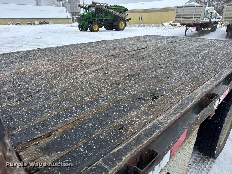 image for item OG9757 2014 Ford  F550 Super Duty XL flatbed truck