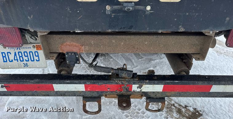 image for item OG9757 2014 Ford  F550 Super Duty XL flatbed truck