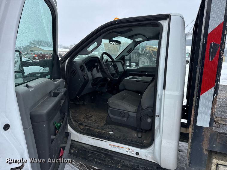 image for item OG9757 2014 Ford  F550 Super Duty XL flatbed truck