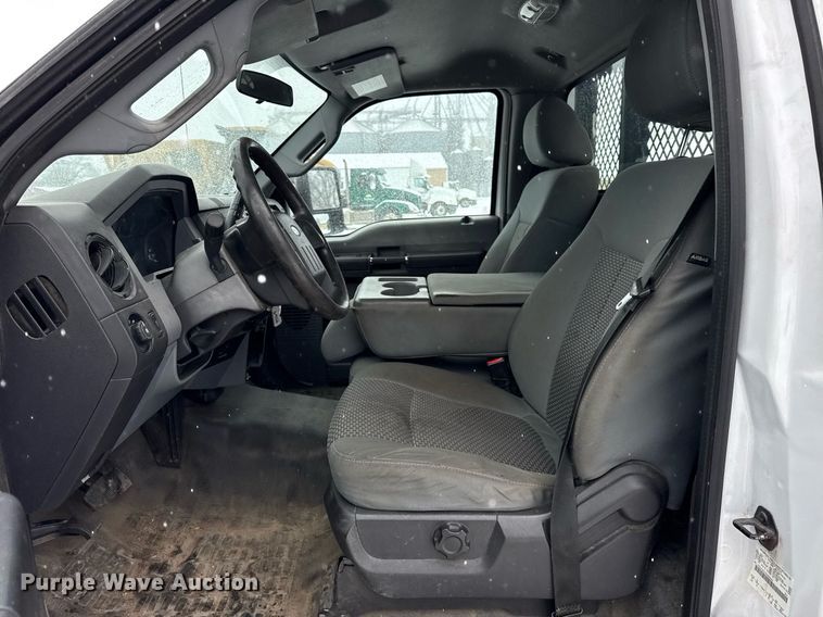 image for item OG9757 2014 Ford  F550 Super Duty XL flatbed truck