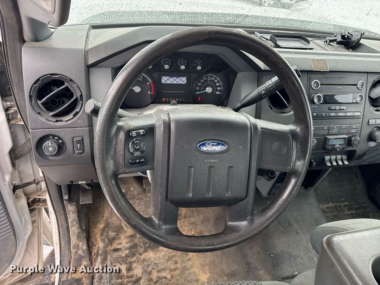 image for item OG9757 2014 Ford  F550 Super Duty XL flatbed truck