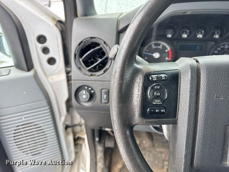 image for item OG9757 2014 Ford  F550 Super Duty XL flatbed truck