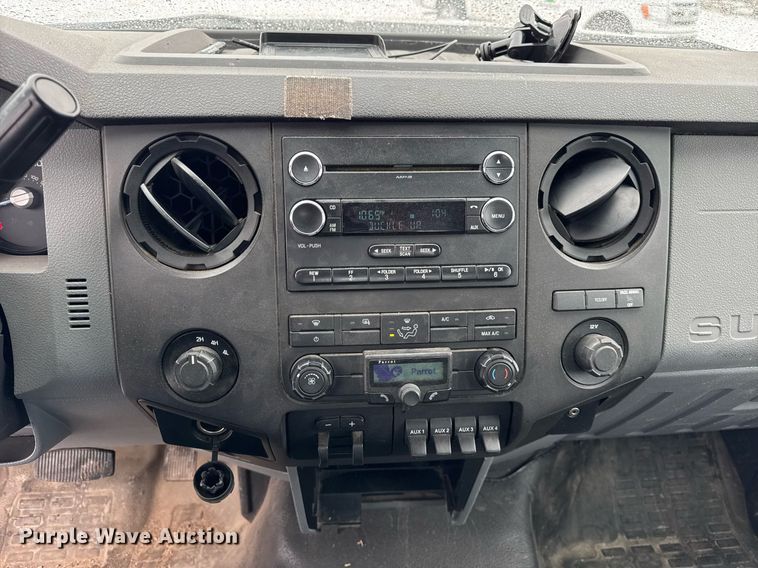 image for item OG9757 2014 Ford  F550 Super Duty XL flatbed truck