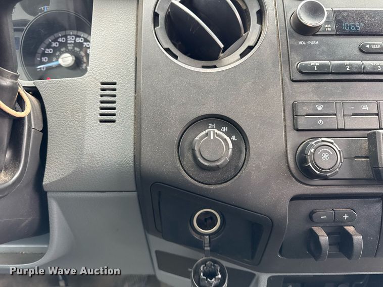 image for item OG9757 2014 Ford  F550 Super Duty XL flatbed truck