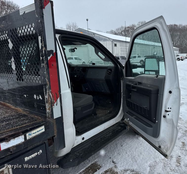 image for item OG9757 2014 Ford  F550 Super Duty XL flatbed truck