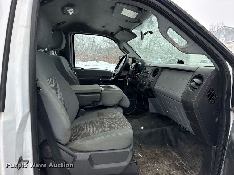 image for item OG9757 2014 Ford  F550 Super Duty XL flatbed truck