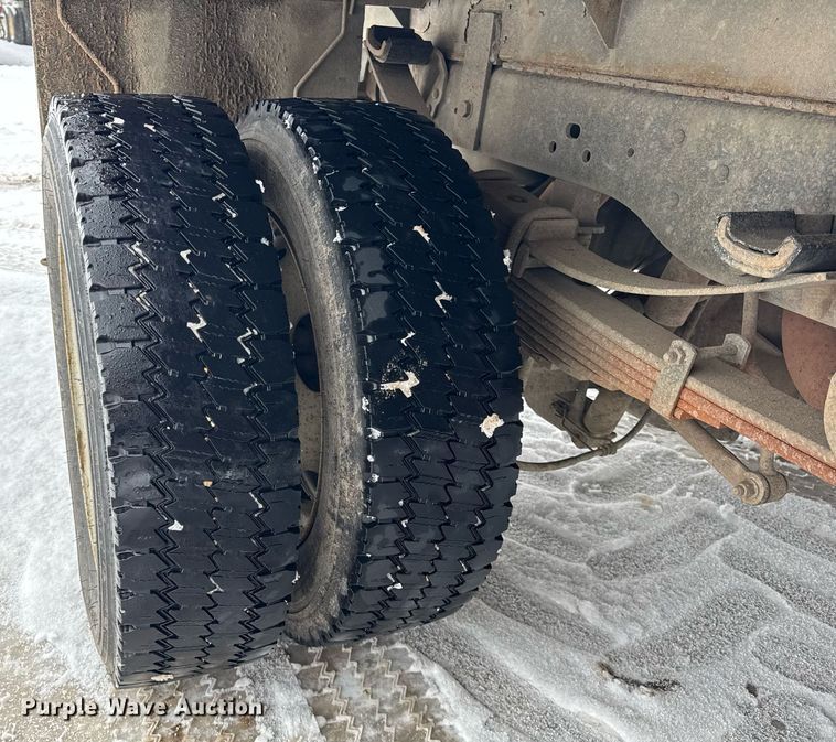 image for item OG9757 2014 Ford  F550 Super Duty XL flatbed truck