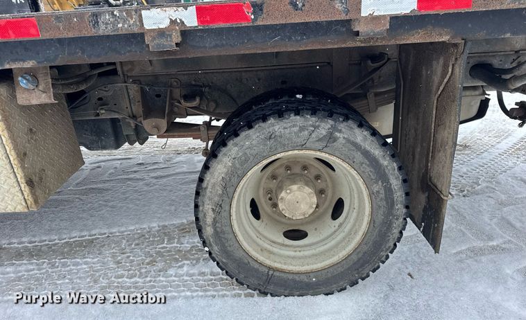 image for item OG9757 2014 Ford  F550 Super Duty XL flatbed truck