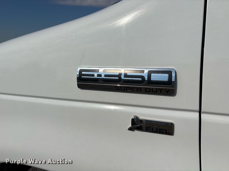 image for item OK9512 2019 Ford E350 shuttle bus