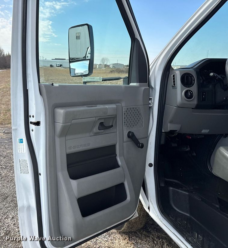 image for item OK9512 2019 Ford E350 shuttle bus