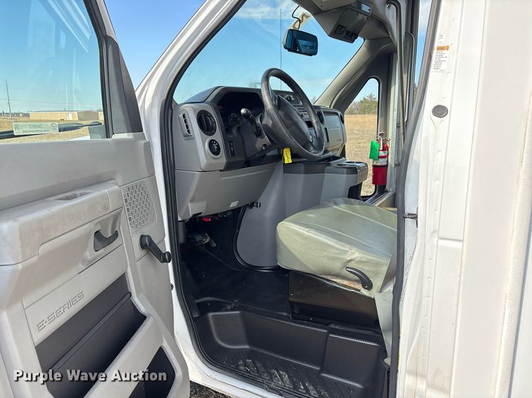 image for item OK9512 2019 Ford E350 shuttle bus