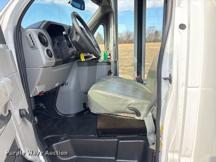 image for item OK9512 2019 Ford E350 shuttle bus