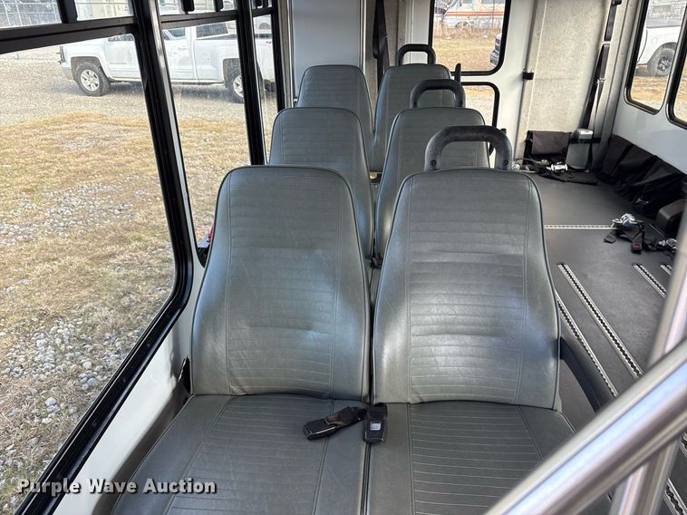 image for item OK9512 2019 Ford E350 shuttle bus