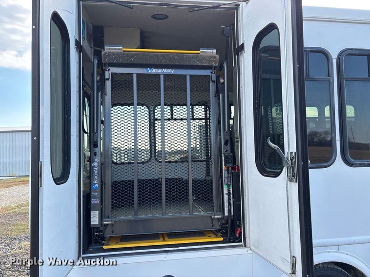 image for item OK9512 2019 Ford E350 shuttle bus