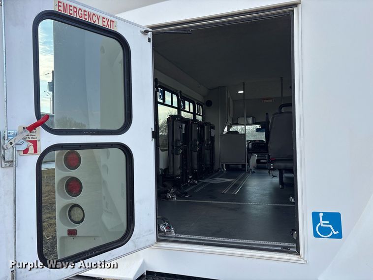 image for item OK9512 2019 Ford E350 shuttle bus