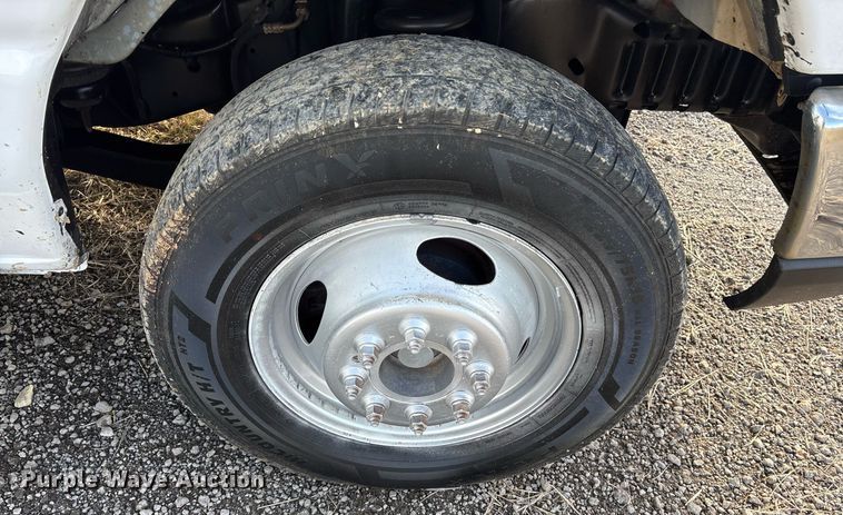 image for item OK9512 2019 Ford E350 shuttle bus