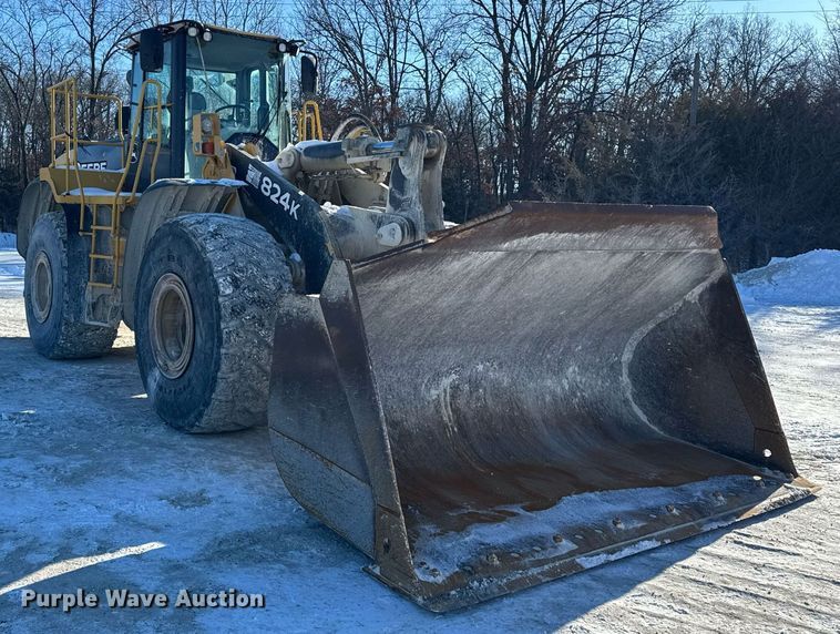 image for item DH9664 2010 John Deere 824K wheel loader