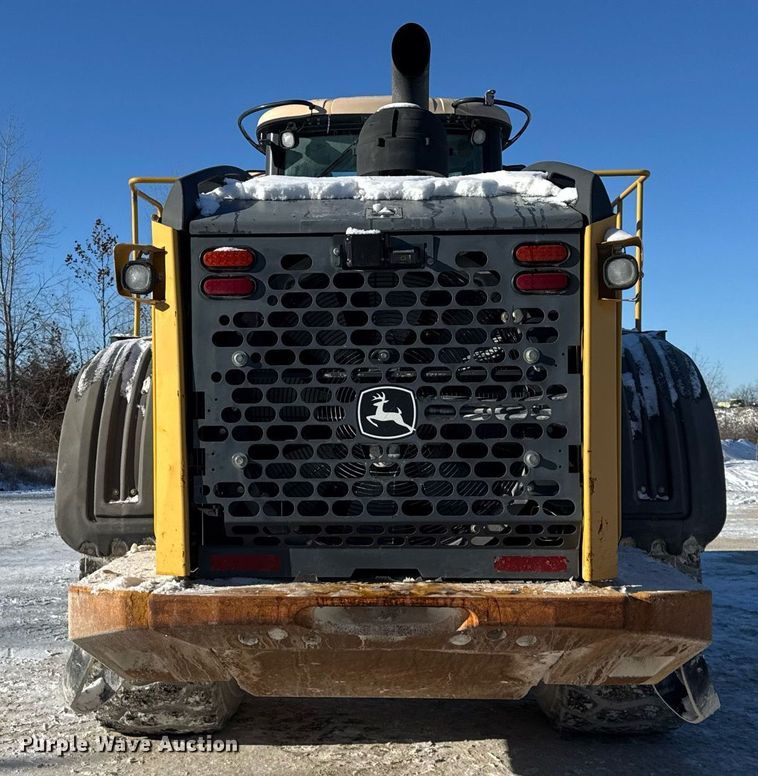 image for item DH9664 2010 John Deere 824K wheel loader