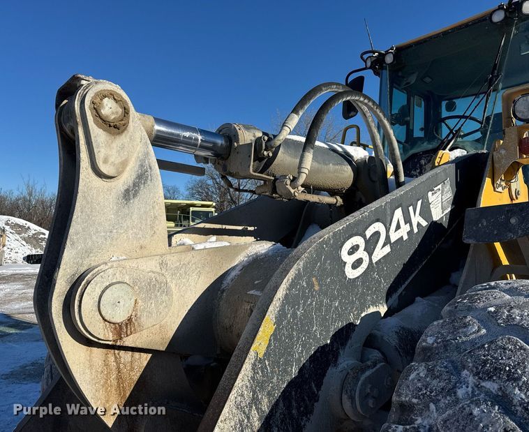 image for item DH9664 2010 John Deere 824K wheel loader